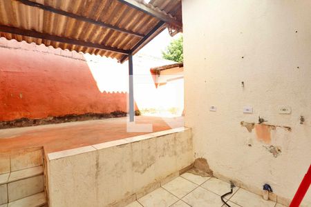 Casa à venda com 180m², 2 quartos e 1 vagaÁrea de Serviço