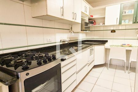 Apartamento para alugar com 144m², 3 quartos e 2 vagas Apartamento para alugar com 144m², 3 quartos e 2 vagasCozinha