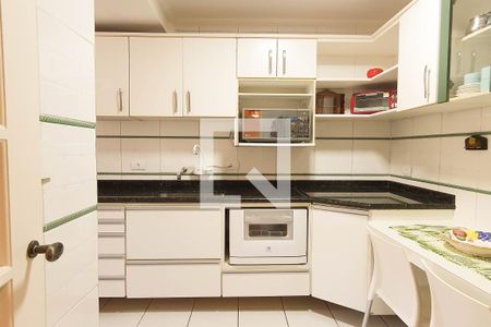 Apartamento para alugar com 144m², 3 quartos e 2 vagas Apartamento para alugar com 144m², 3 quartos e 2 vagasCozinha