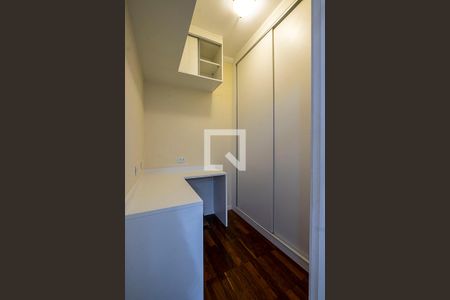 Apartamento à venda com 132m², 3 quartos e 2 vagas Apartamento à venda com 132m², 3 quartos e 2 vagasÁrea de Serviço - Quarto