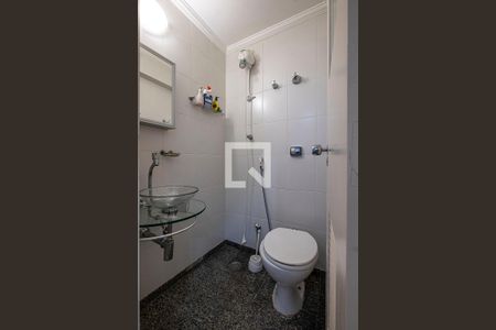 Apartamento à venda com 132m², 3 quartos e 2 vagas Apartamento à venda com 132m², 3 quartos e 2 vagasÁrea de Serviço - Banheiro