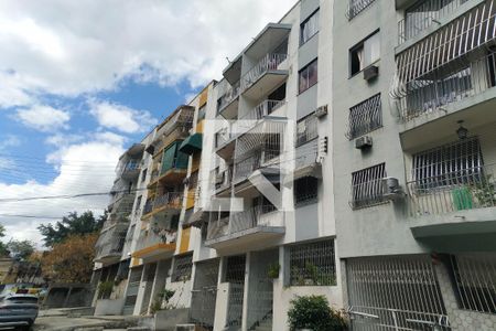 Apartamento à venda com 64m², 2 quartos e 1 vaga Apartamento à venda com 64m², 2 quartos e 1 vagaFachada