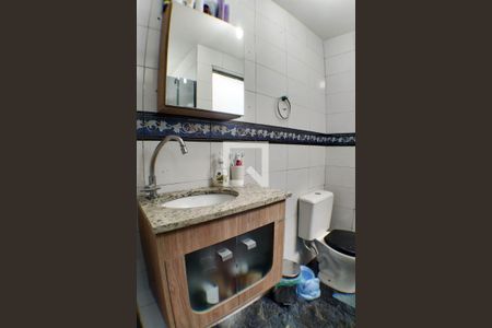 Apartamento à venda com 64m², 2 quartos e 1 vaga Apartamento à venda com 64m², 2 quartos e 1 vagaBanheiro