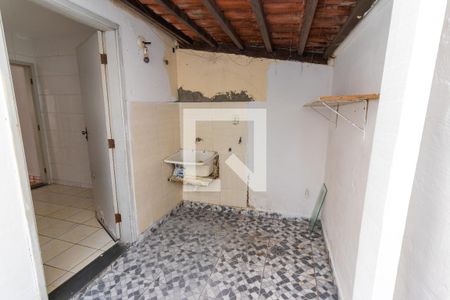 Casa de condomínio à venda com 60m², 2 quartos e 1 vagaÁrea de Serviço