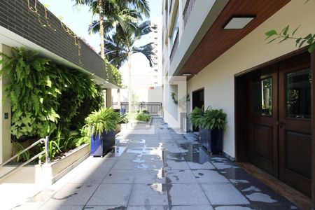 Apartamento para alugar com 115m², 3 quartos e 2 vagas Apartamento para alugar com 115m², 3 quartos e 2 vagasEntrada