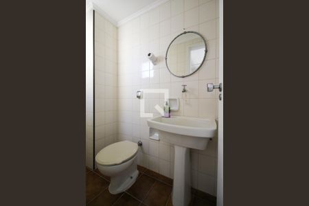 Apartamento para alugar com 115m², 3 quartos e 2 vagas Apartamento para alugar com 115m², 3 quartos e 2 vagasBanheiro de Serviço