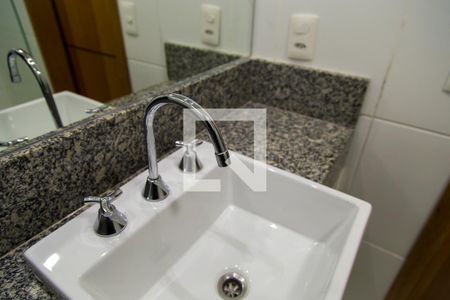 Apartamento à venda com 56m², 2 quartos e 1 vagaBanheiro Social - Detalhe