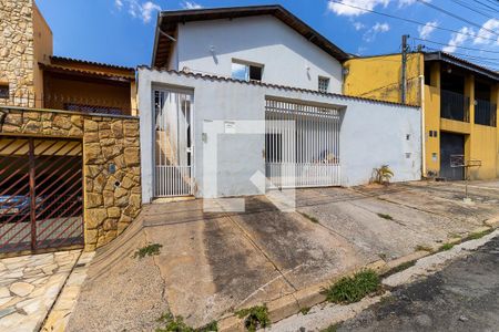 Casa à venda com 170m², 4 quartos e 3 vagasFachada