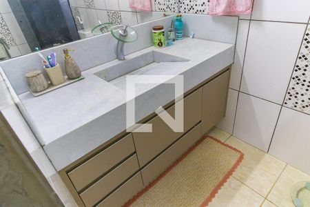 Casa à venda com 170m², 4 quartos e 3 vagasBanheiro da suíte