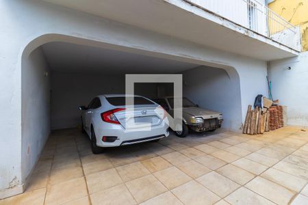 Casa à venda com 170m², 4 quartos e 3 vagasVagas de garagem