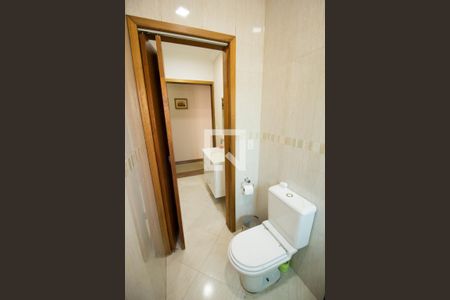 Casa à venda com 290m², 5 quartos e 8 vagasBanheiro 2