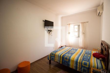 Casa à venda com 290m², 5 quartos e 8 vagasQuarto 4 - Suíte