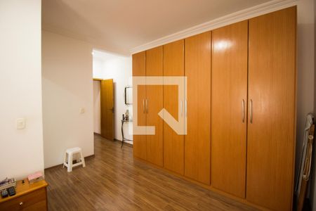 Casa à venda com 290m², 5 quartos e 8 vagasQuarto 4 - Suíte