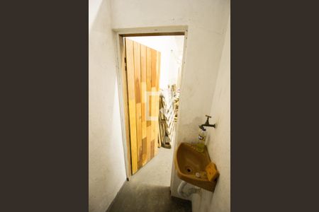 Casa à venda com 290m², 5 quartos e 8 vagasBanheiro Social