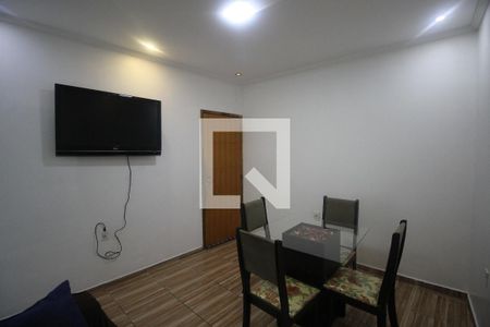 Sala de casa para alugar com 2 quartos, 68m² em Zé Garoto, São Gonçalo