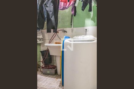 Casa de condomínio à venda com 65m², 2 quartos e 1 vagaÁrea de Serviço