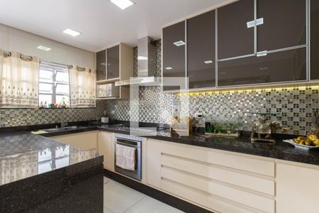 Casa à venda com 350m², 3 quartos e 3 vagasCozinha