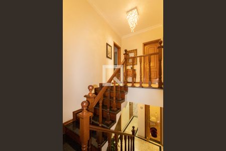 Casa à venda com 350m², 3 quartos e 3 vagasEscada