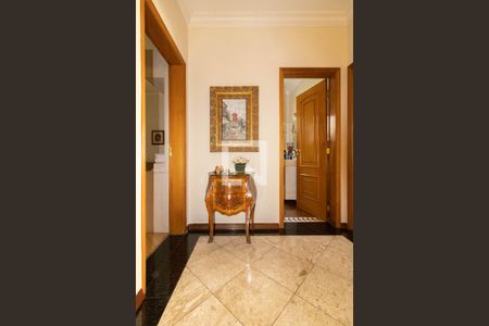 Casa à venda com 350m², 3 quartos e 3 vagasHall dos Quartos