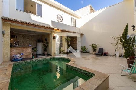 Casa à venda com 350m², 3 quartos e 3 vagasPiscina