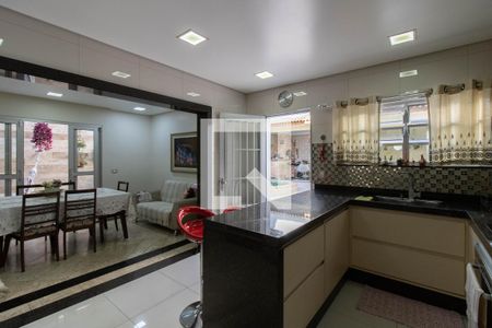 Casa à venda com 350m², 3 quartos e 3 vagasCozinha