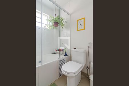 Banheiro de apartamento para alugar com 2 quartos, 100m² em Sumarezinho, São Paulo