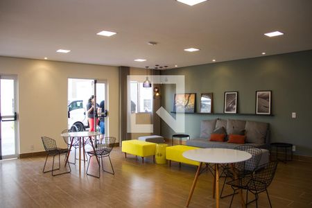 Apartamento para alugar com 43m², 2 quartos e sem vagaÁrea comum - Salão de festas