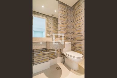 Apartamento à venda com 135m², 3 quartos e 2 vagas Apartamento à venda com 135m², 3 quartos e 2 vagasLavabo