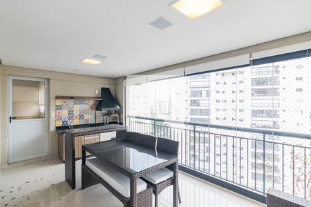Apartamento à venda com 135m², 3 quartos e 2 vagas Apartamento à venda com 135m², 3 quartos e 2 vagasVaranda Gourmet