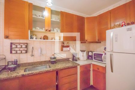 Casa à venda com 170m², 4 quartos e 2 vagasCozinha 