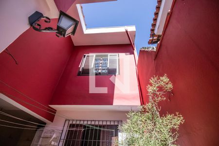 Casa à venda com 170m², 4 quartos e 2 vagasFachada Fundos 