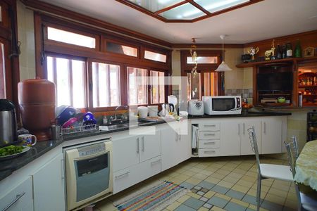 Casa para alugar com 400m², 3 quartos e 6 vagasCozinha