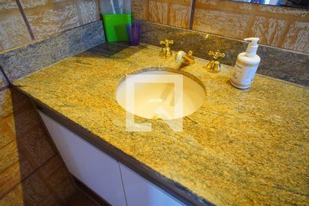 Casa para alugar com 400m², 3 quartos e 6 vagasBanheiro 2