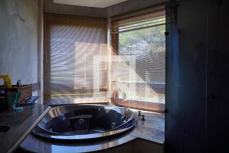 Casa para alugar com 400m², 3 quartos e 6 vagasBanheiro da Suíte