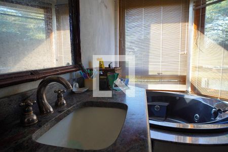 Casa para alugar com 400m², 3 quartos e 6 vagasBanheiro da Suíte