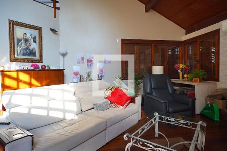 Sala de casa à venda com 3 quartos, 400m² em Vila Jardim, Porto Alegre