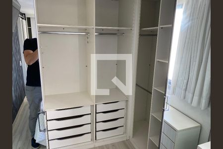 Closet da suíte de apartamento para alugar com 2 quartos, 80m² em Vila Mascote, São Paulo
