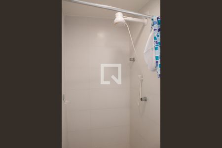 Banheiro de kitnet/studio para alugar com 1 quarto, 13m² em Perdizes, São Paulo