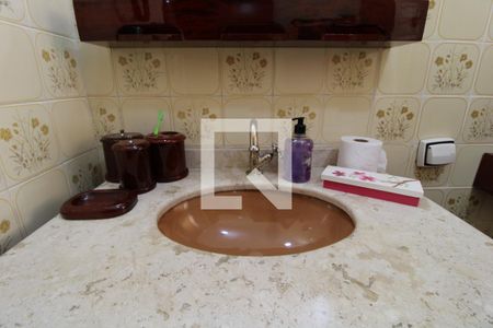 Casa à venda com 91m², 2 quartos e 2 vagasPia banheiro da suíte 2