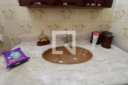 Casa à venda com 91m², 2 quartos e 2 vagasPia banheiro da suíte 1