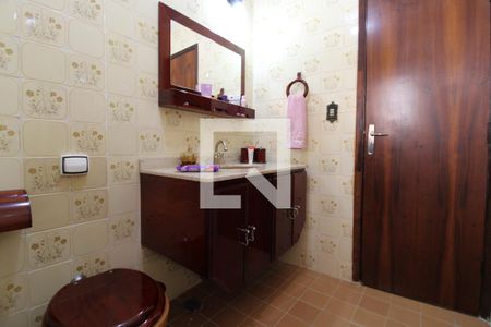 Casa à venda com 91m², 2 quartos e 2 vagasBanheiro da suíte 1