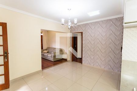 Casa à venda com 300m², 3 quartos e 2 vagasCopa