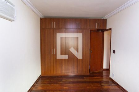 Casa à venda com 300m², 3 quartos e 2 vagasArmário da Suíte