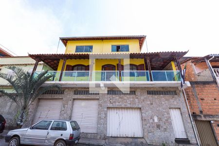 Casa à venda com 300m², 3 quartos e 2 vagasFachada