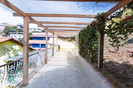 Casa à venda com 300m², 3 quartos e 2 vagasQuintal