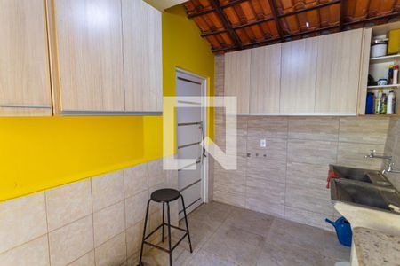 Casa à venda com 300m², 3 quartos e 2 vagasÁrea de Serviço