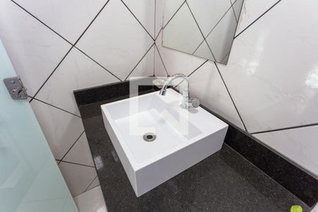 Casa à venda com 300m², 3 quartos e 2 vagasPia do Banheiro do Salão de Festas