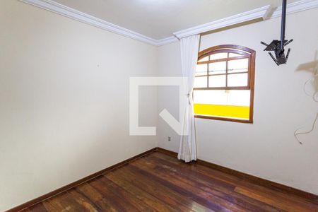 Casa à venda com 300m², 3 quartos e 2 vagasSuíte