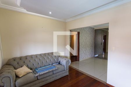 Sala de casa à venda com 3 quartos, 300m² em São Marcos, Belo Horizonte