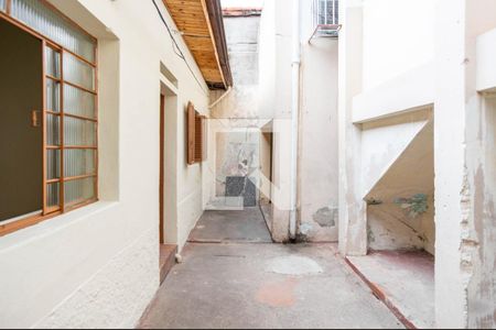 Casa para alugar com 100m², 2 quartos e sem vagaQuintal